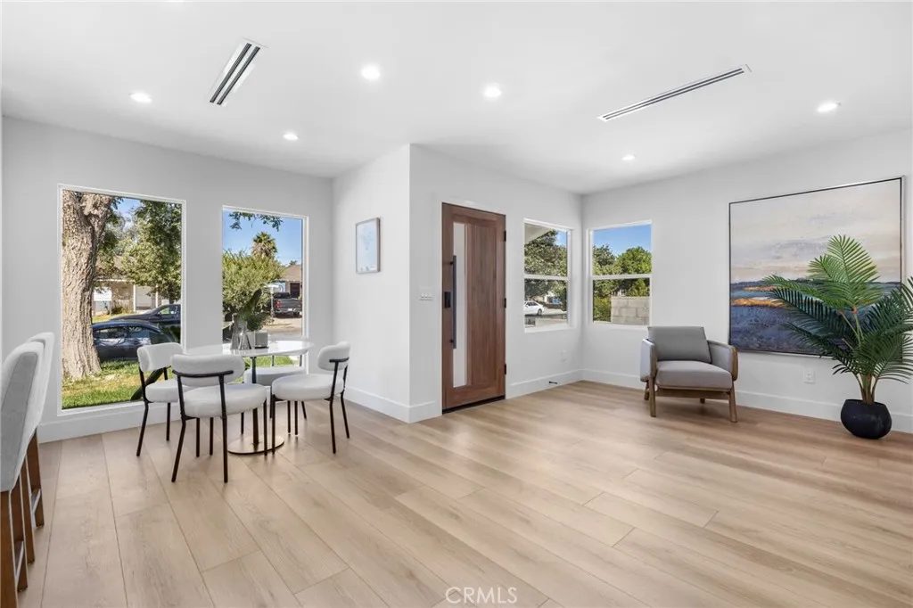 1504 N California, Burbank, California 91505 home-pic-10