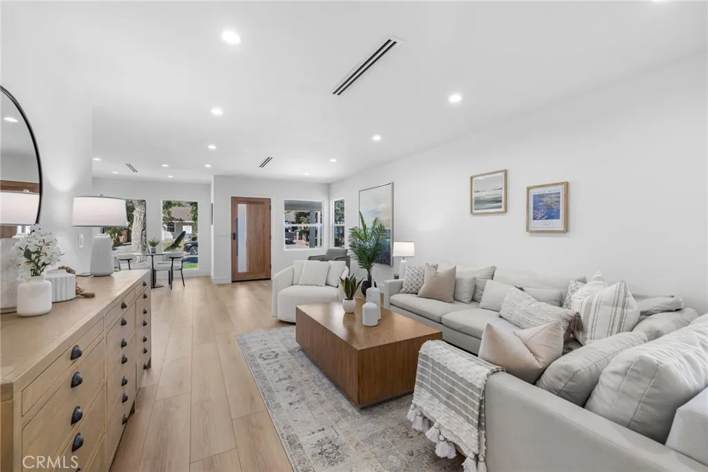 1504 N California, Burbank, California 91505 home-pic-8