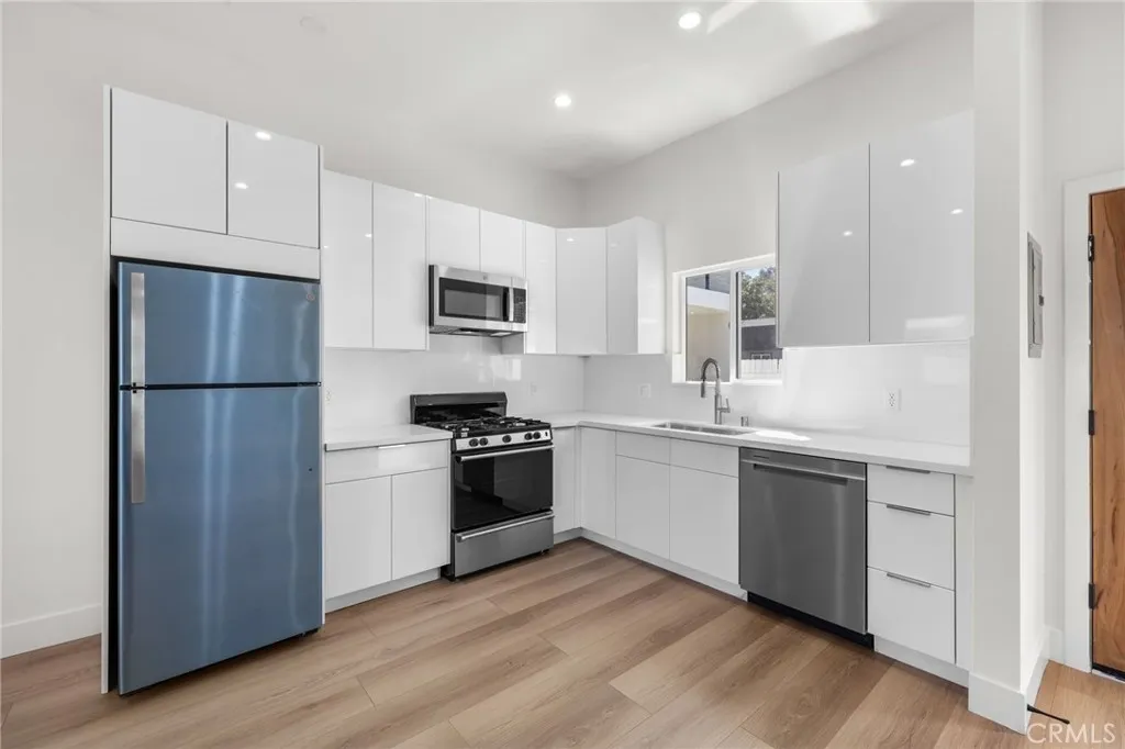 1504 N California, Burbank, California 91505 home-pic-32