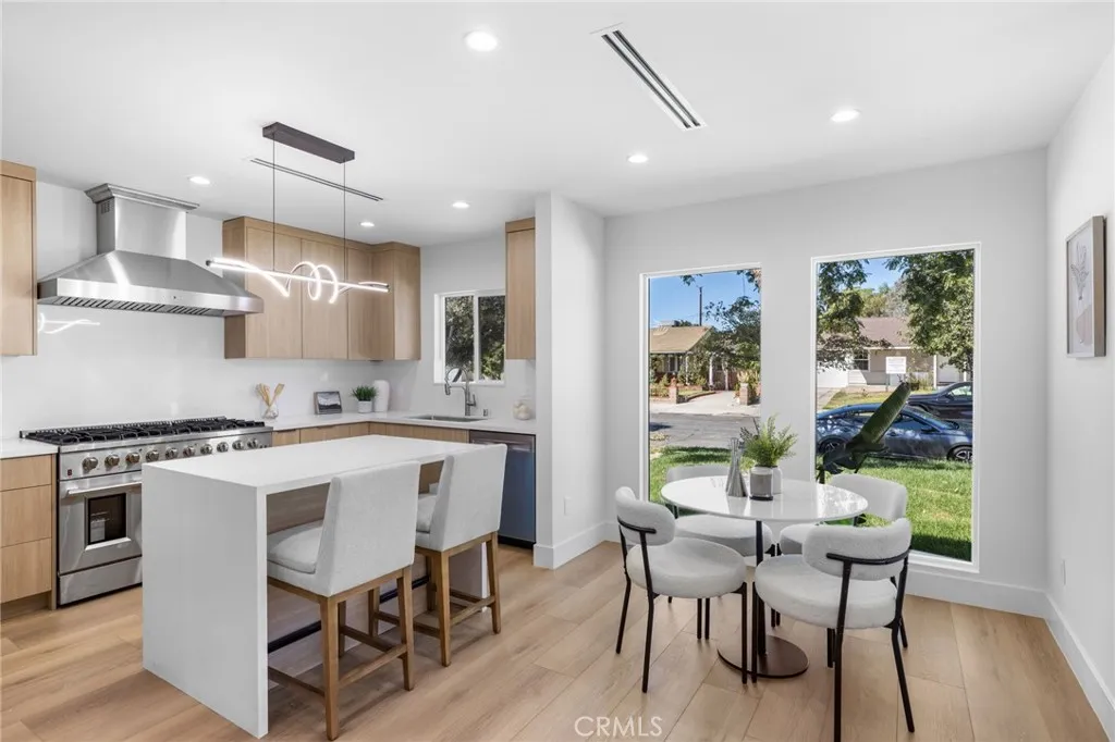 1504 N California, Burbank, California 91505 home-pic-14