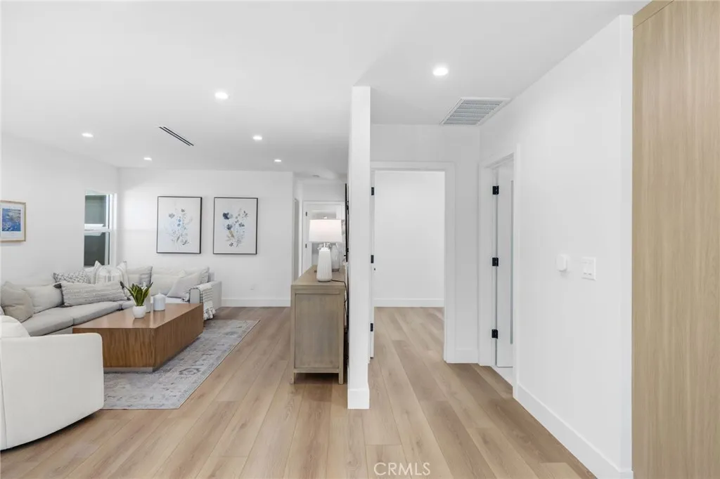 1504 N California, Burbank, California 91505 home-pic-24