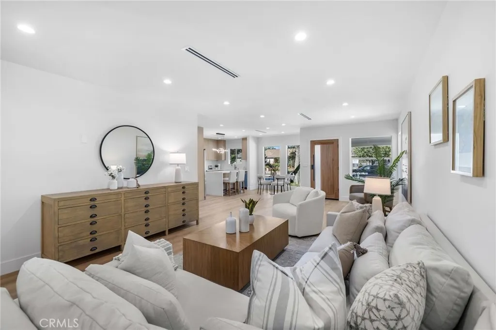 1504 N California, Burbank, California 91505 home-pic-9
