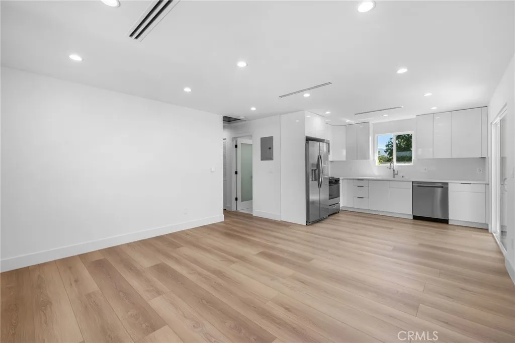 1504 N California, Burbank, California 91505 home-pic-40
