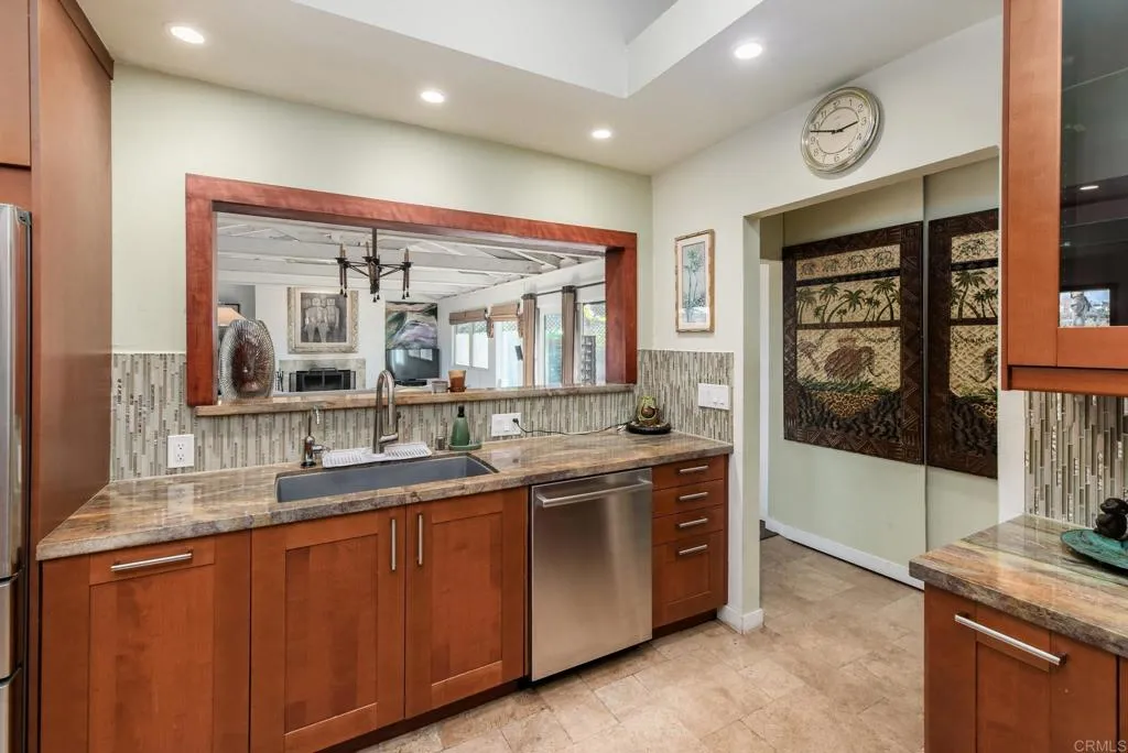 1386 Tennis Club Drive, Encinitas, California 92024 home-pic-8