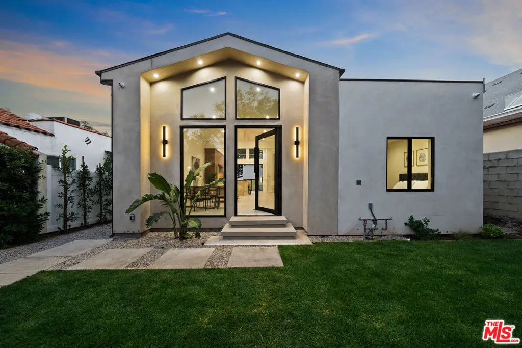 8982 Norma Place, West Hollywood, California 90069 home-pic-1