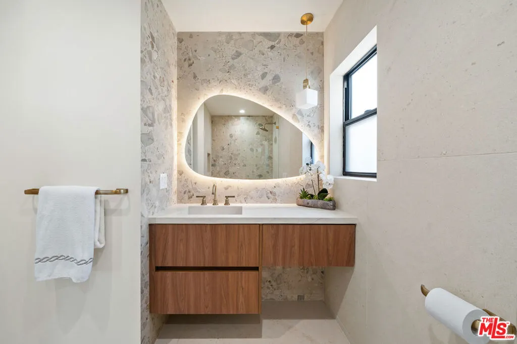 8982 Norma Place, West Hollywood, California 90069 home-pic-19