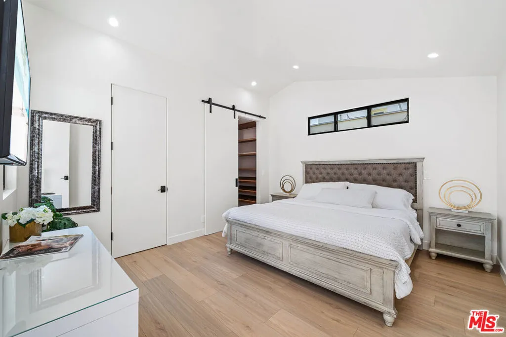 8982 Norma Place, West Hollywood, California 90069 home-pic-13