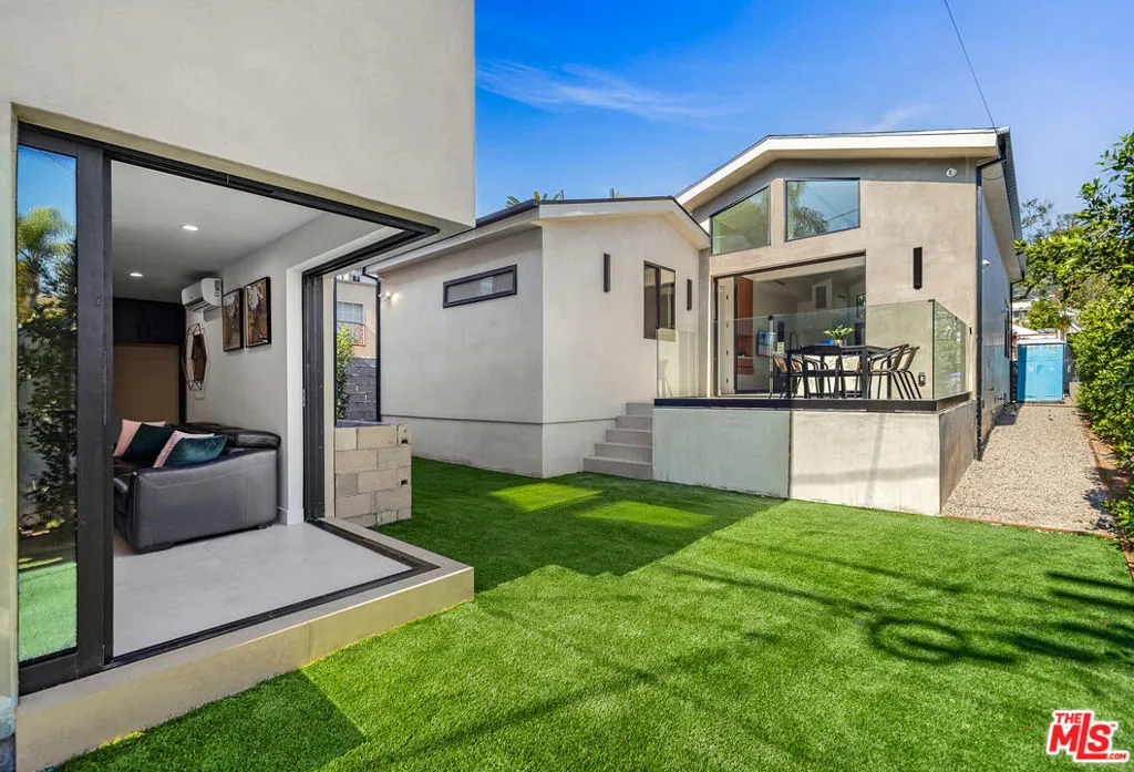 8982 Norma Place, West Hollywood, California 90069 home-pic-23