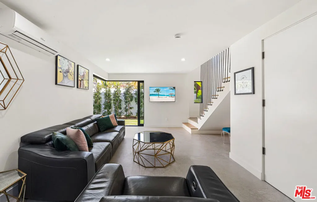 8982 Norma Place, West Hollywood, California 90069 home-pic-26