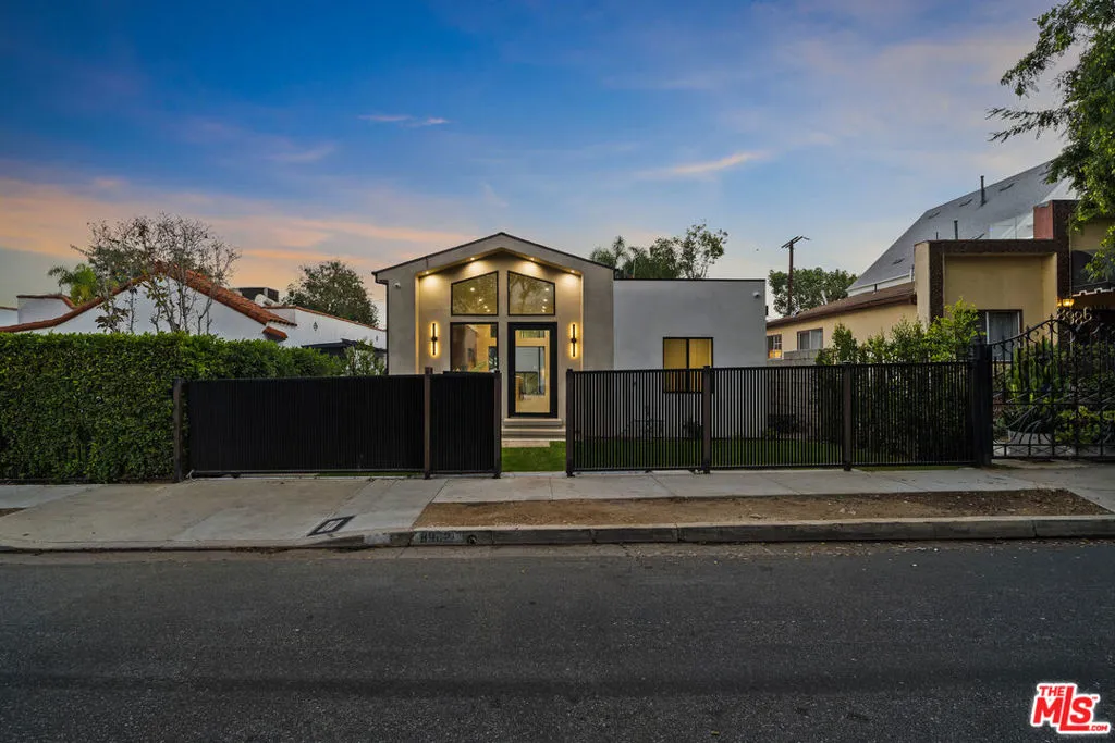 8982 Norma Place, West Hollywood, California 90069 home-pic-2
