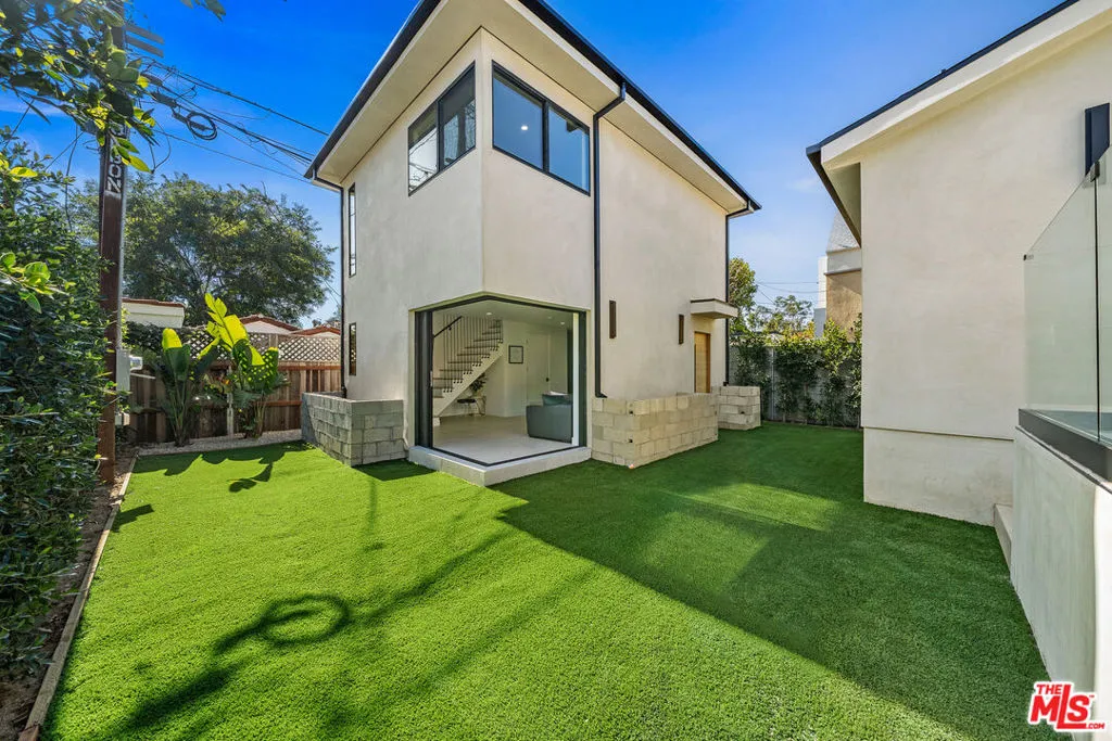 8982 Norma Place, West Hollywood, California 90069 home-pic-24