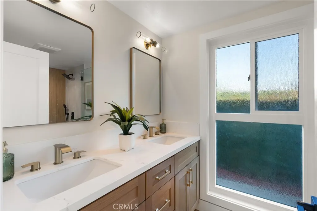 4589 Almond Avenue, Seal Beach, California 90740 home-pic-14