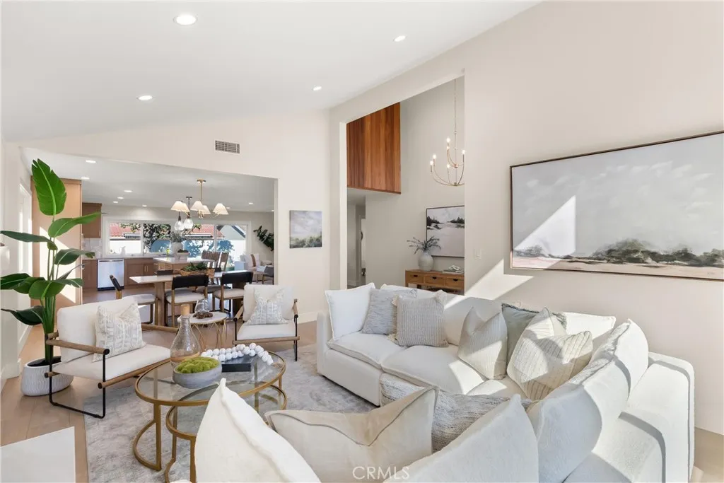 4589 Almond Avenue, Seal Beach, California 90740 home-pic-25
