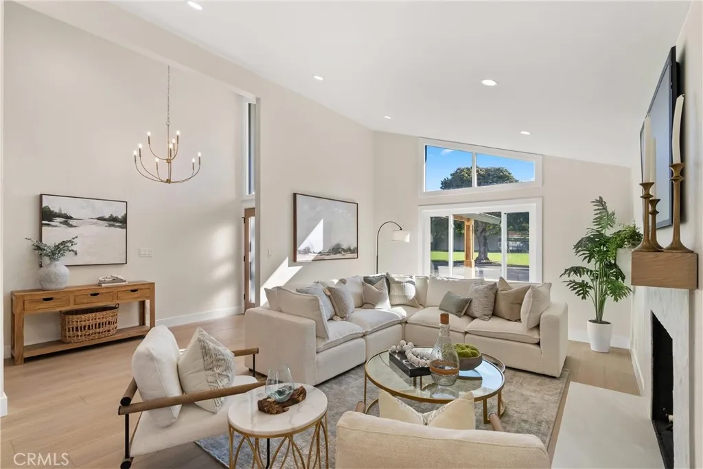 4589 Almond Avenue, Seal Beach, California 90740 home-pic-3