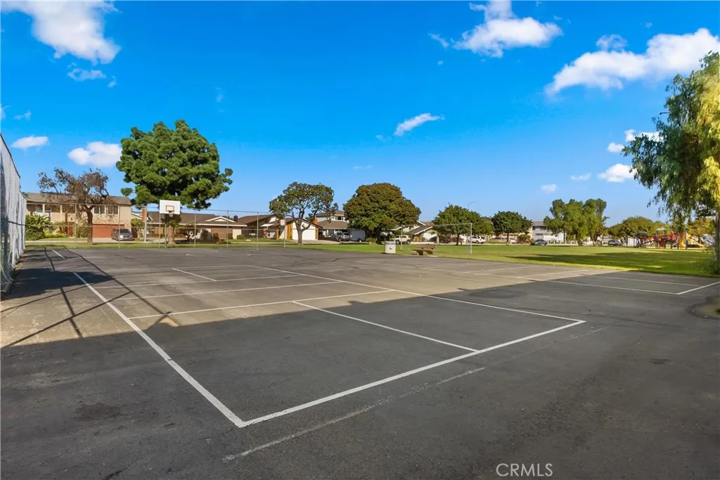 4589 Almond Avenue, Seal Beach, California 90740 home-pic-35