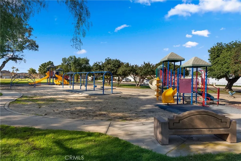 4589 Almond Avenue, Seal Beach, California 90740 home-pic-34