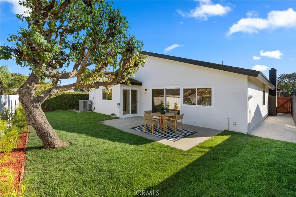 4589 Almond Avenue, Seal Beach, California 90740 home-pic-22