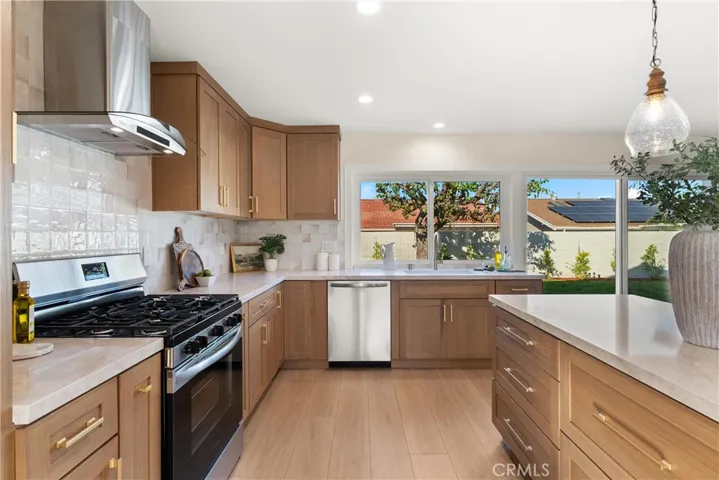 Well appointed and optimal flow in this kitchen