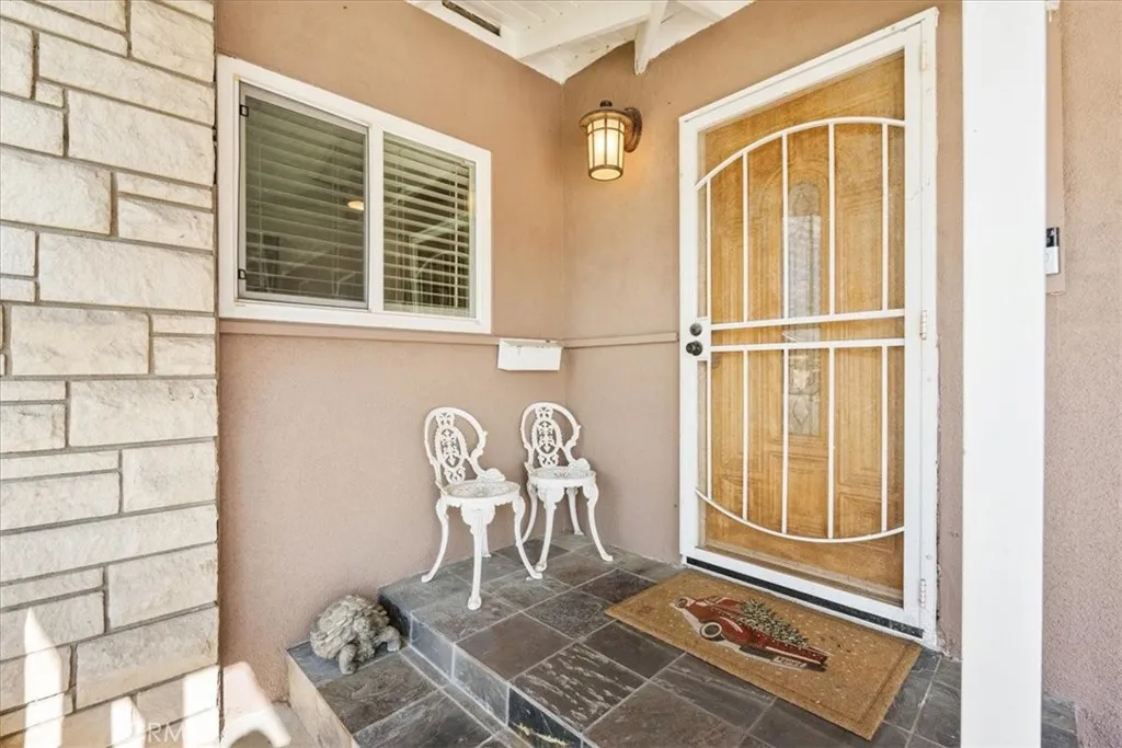 11142 Yana Dr, Garden Grove, California 92841 home-pic-4