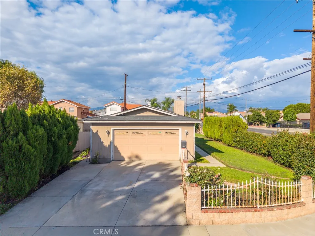 905 Fremont St, Pomona, California 91766 home-pic-0