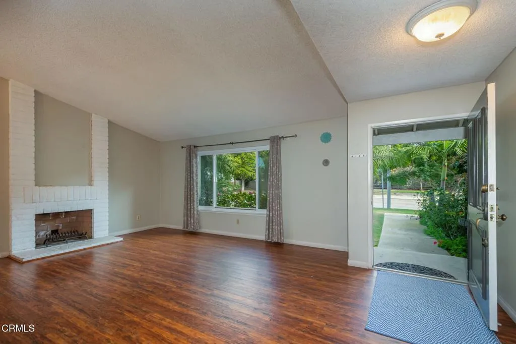 2363 Seagull Avenue, Ventura, California 93003 home-pic-14