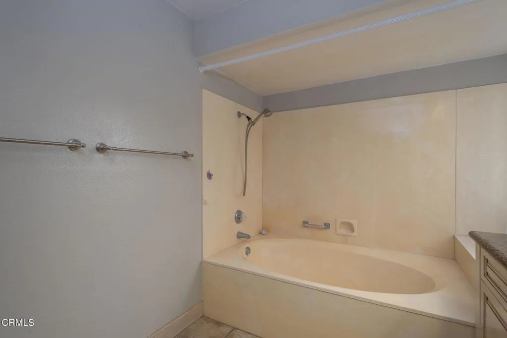 2363 Seagull Avenue, Ventura, California 93003 home-pic-29