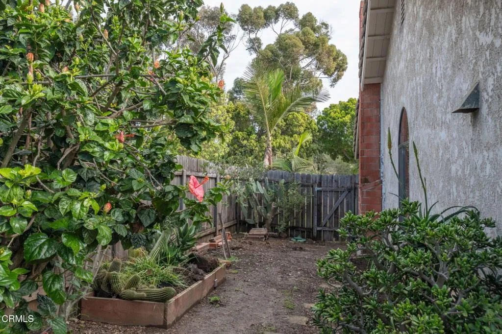 2363 Seagull Avenue, Ventura, California 93003 home-pic-33