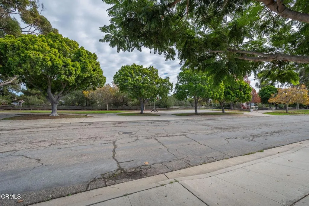 2363 Seagull Avenue, Ventura, California 93003 home-pic-37