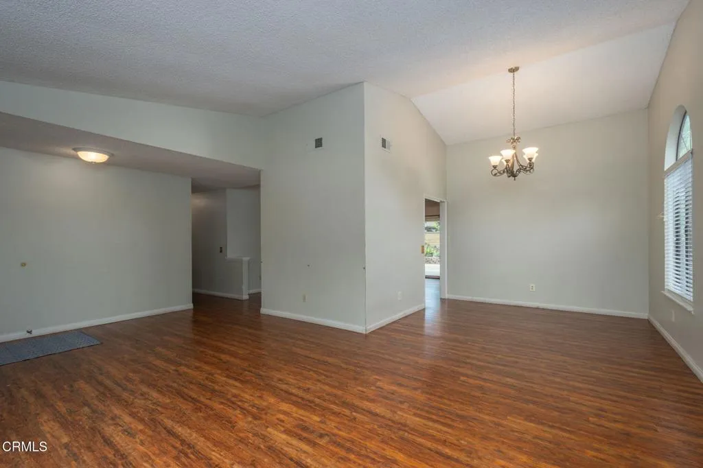2363 Seagull Avenue, Ventura, California 93003 home-pic-16