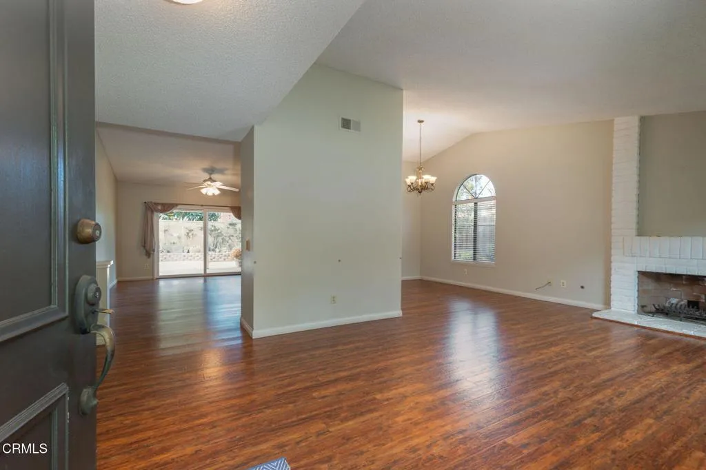2363 Seagull Avenue, Ventura, California 93003 home-pic-12