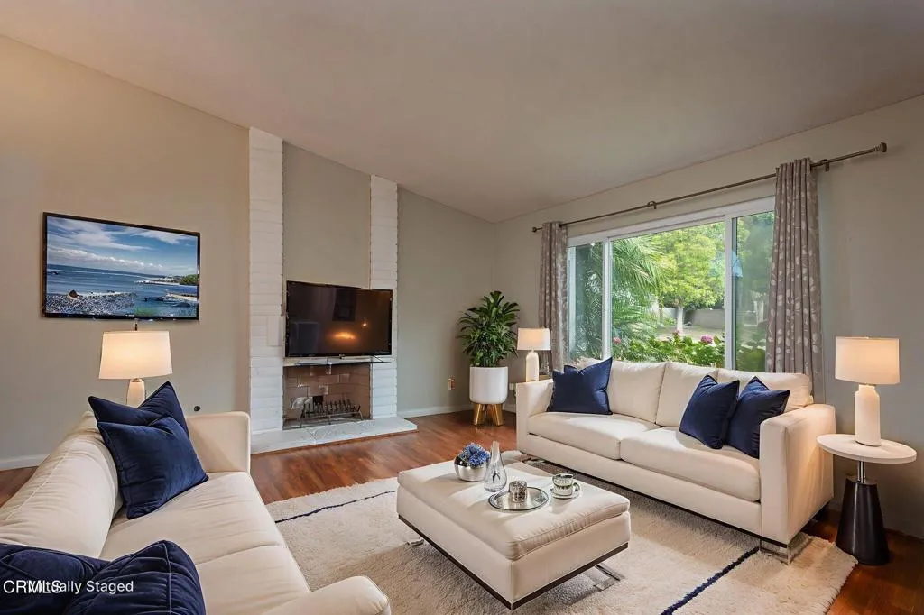 2363 Seagull Avenue, Ventura, California 93003 home-pic-1