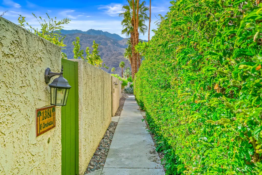 1384 E Andreas Road, Palm Springs, California 92262 home-pic-1
