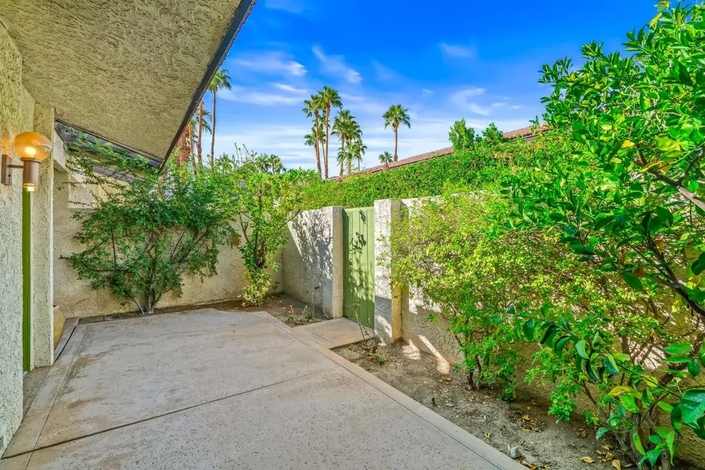1384 E Andreas Road, Palm Springs, California 92262 home-pic-3