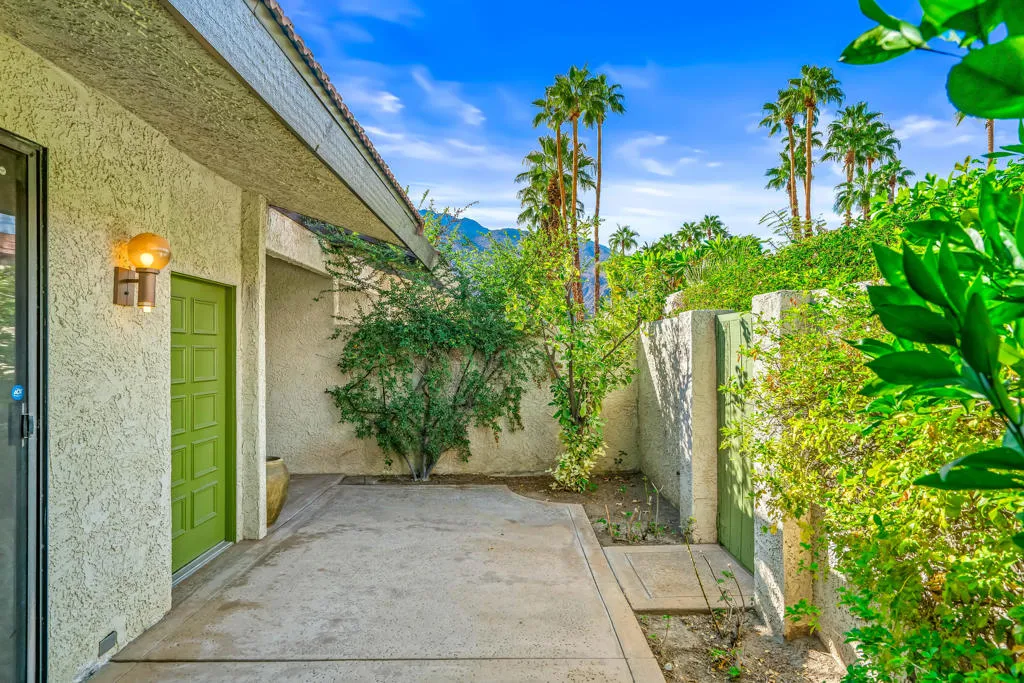 1384 E Andreas Road, Palm Springs, California 92262 home-pic-2