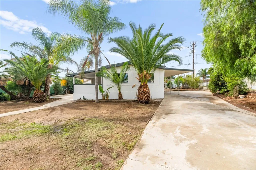 300 Diana, Perris, California 92570 home-pic-34