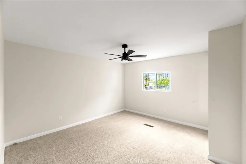 300 Diana, Perris, California 92570 home-pic-24