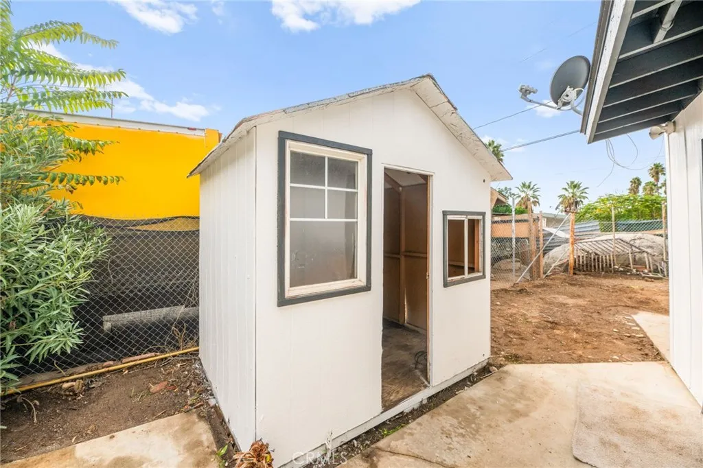 300 Diana, Perris, California 92570 home-pic-33
