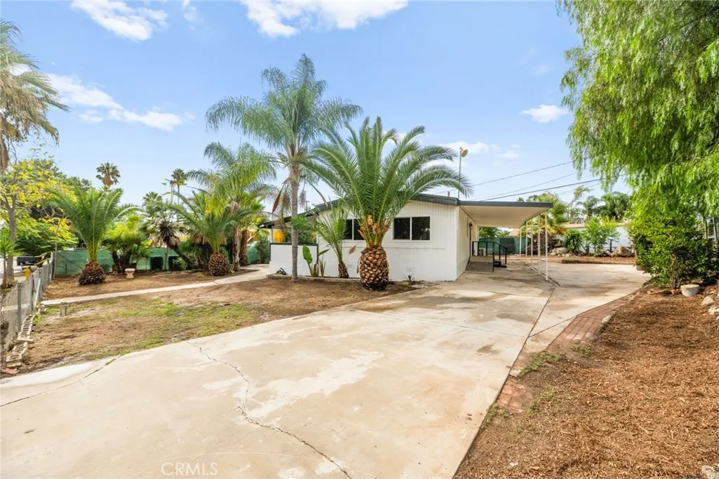 300 Diana, Perris, California 92570 home-pic-35