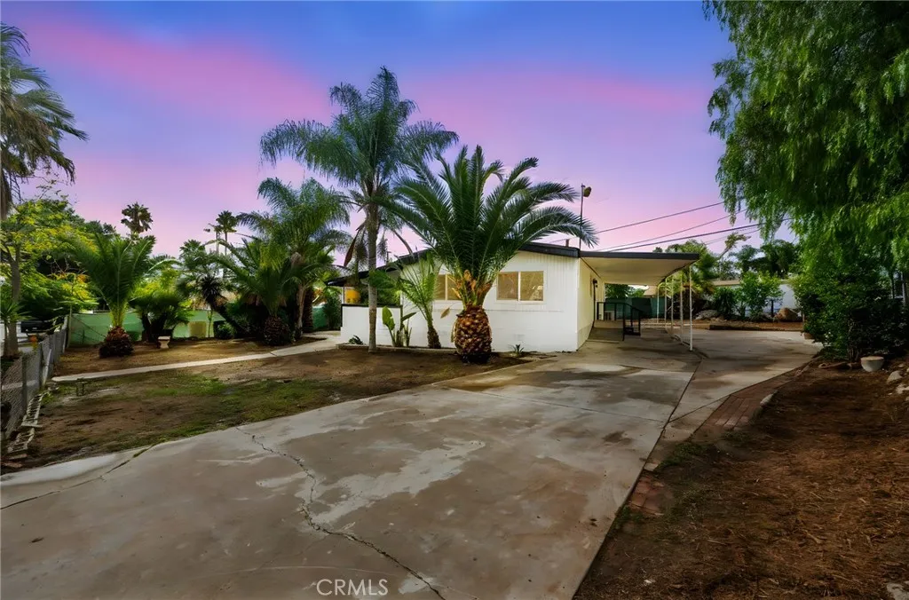 300 Diana, Perris, California 92570 home-pic-0