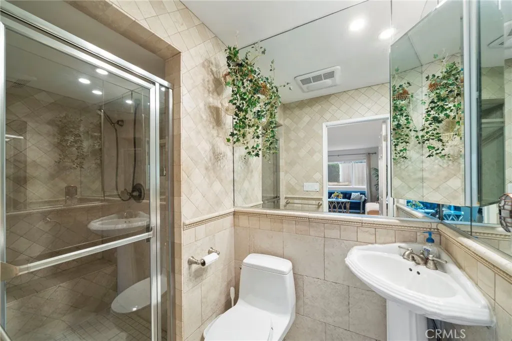 2017 Sunset, Fullerton, California 92833 home-pic-15