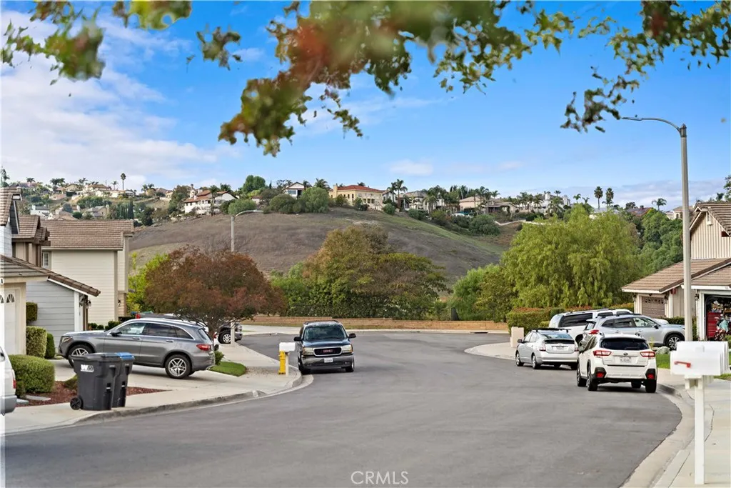 2598 Highgate Court, Chino Hills, California 91709 home-pic-38