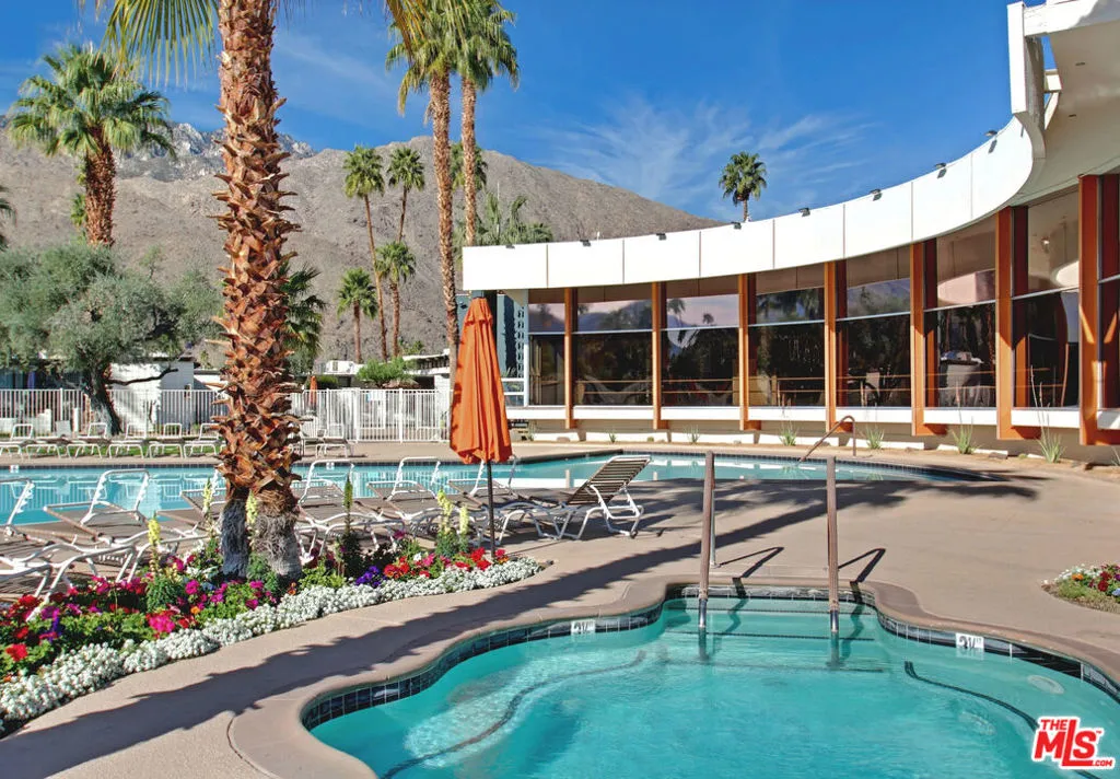 1111 E Palm Canyon Drive 107, Palm Springs, California 92264 home-pic-23