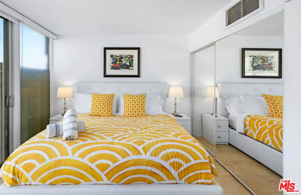 1111 E Palm Canyon Drive 107, Palm Springs, California 92264 home-pic-12