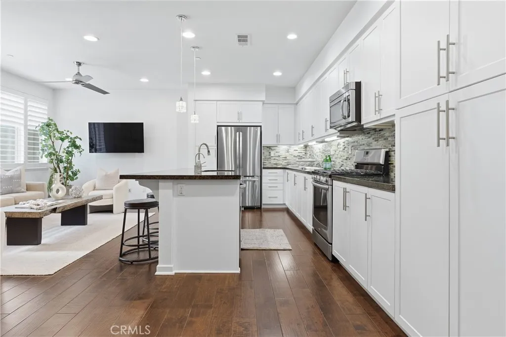 33 Hoya Street, Rancho Mission Viejo, California 92694 home-pic-4