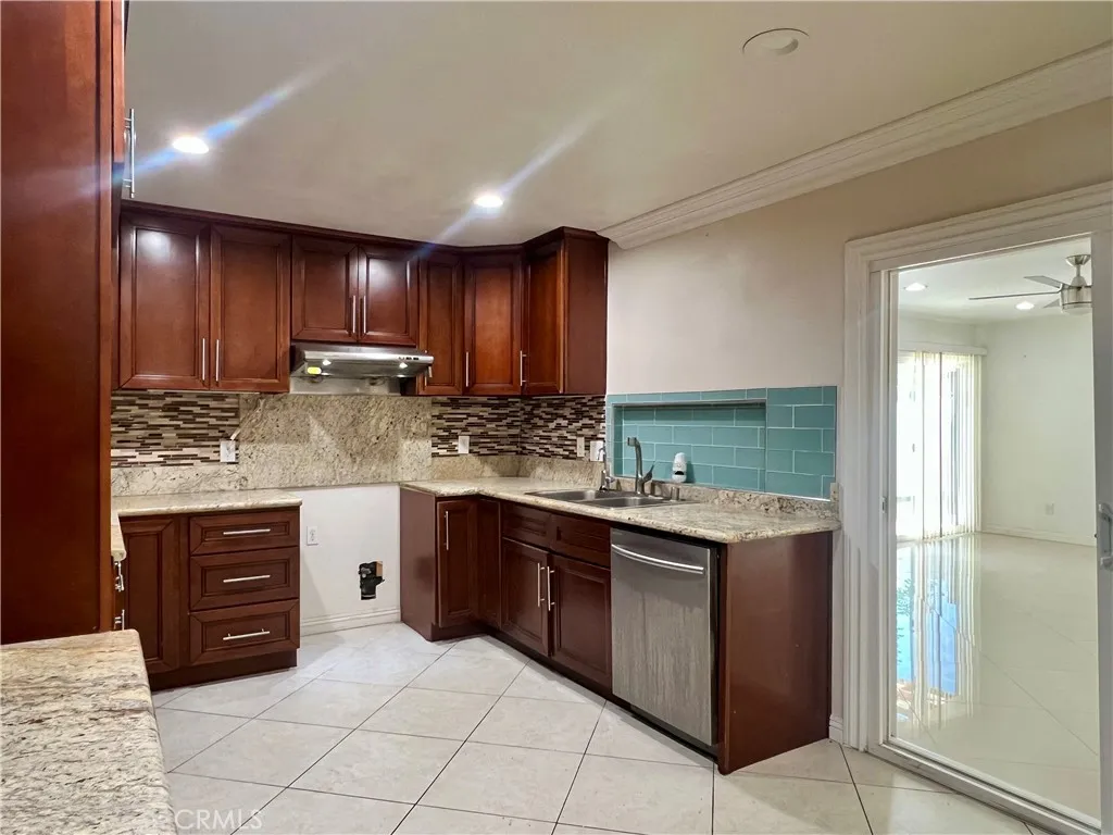 8747 Longwood, San Diego, California 92126 home-pic-10