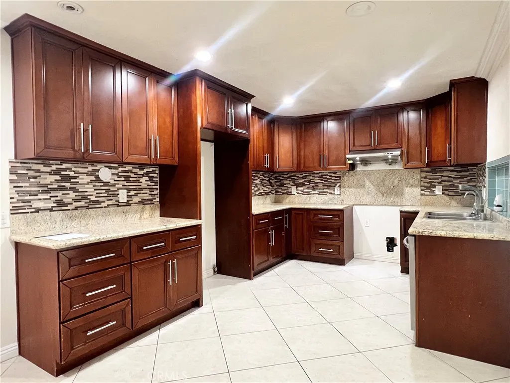 8747 Longwood, San Diego, California 92126 home-pic-12