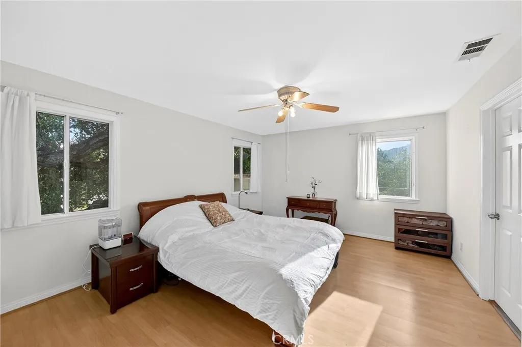 2629 Altura Avenue, La Crescenta, California 91214 home-pic-23