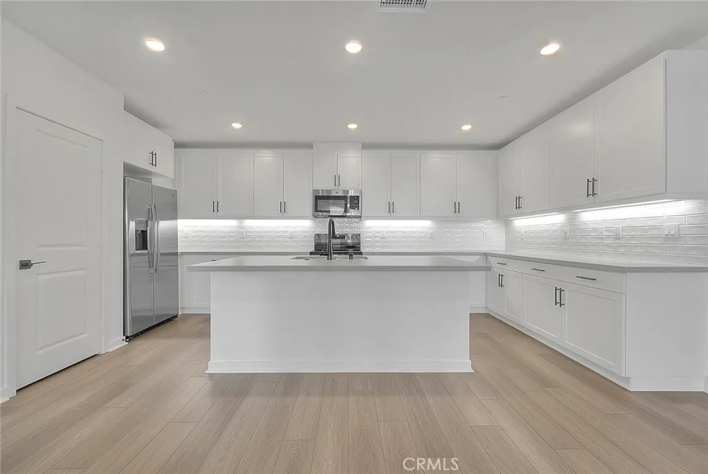 12903 Paradiso 201, Eastvale, California 92880 home-pic-5