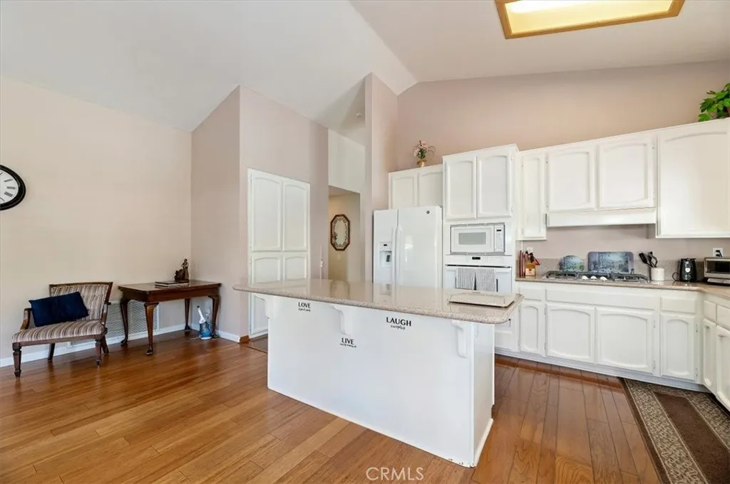 11691 Knoll Vista, Moreno Valley, California 92555 home-pic-18