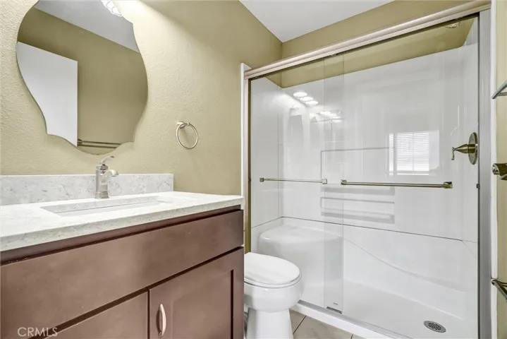 Upstairs full bathroom